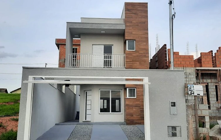 Casa 03 dormitórios